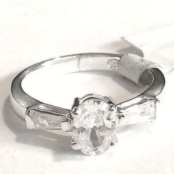 Vintage Sterling Silver Engagement Ring Size 6 Cubic Zirconia Solitaire 925 - Picture 3 of 11